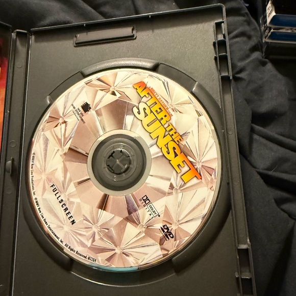 DVD set - Picture 4 of 5